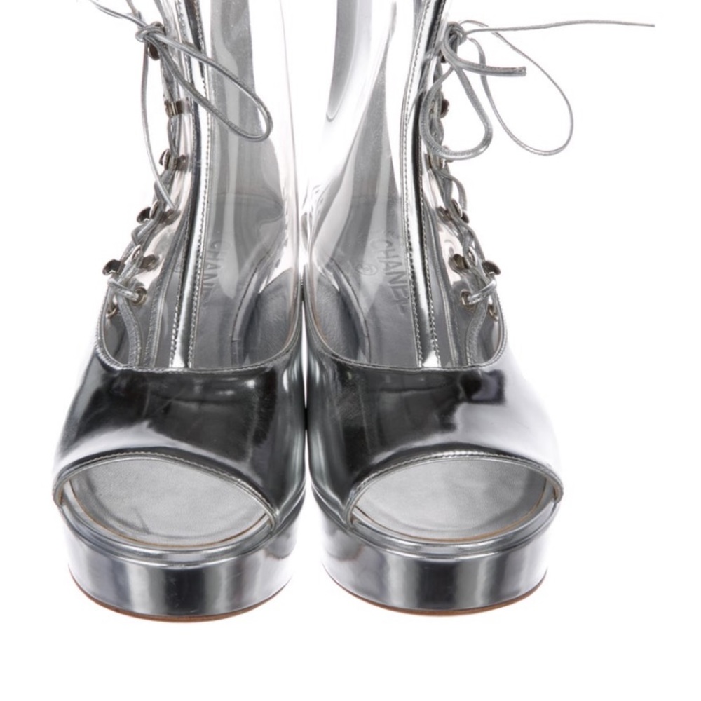 Shoes - Picture 5 of 9
